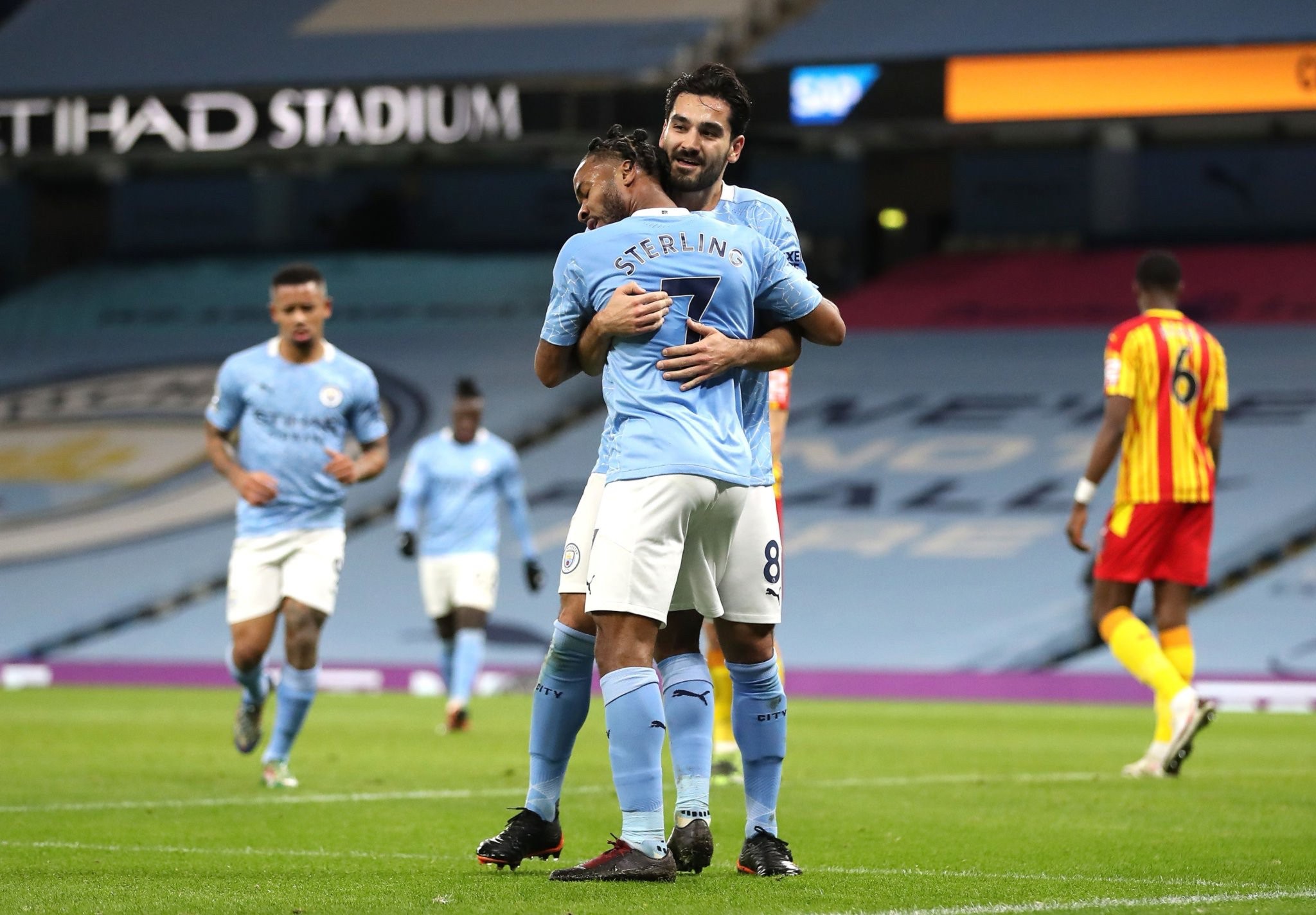 更年轻且更 更年轻且更